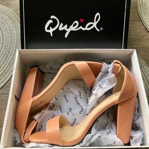 New in Box Qupid Coral Block Heel